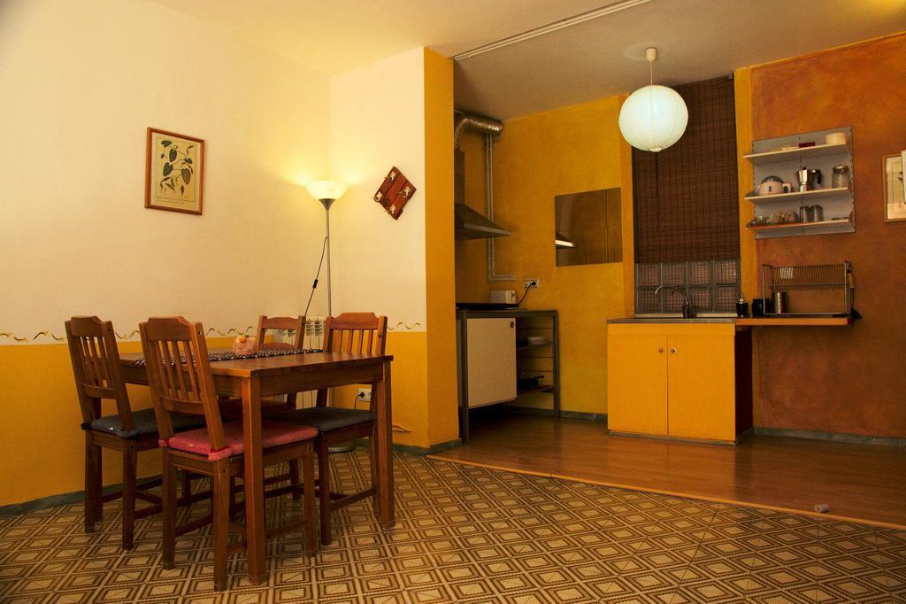 Apartamentos Saltarel-Lo Besalú Esterno foto