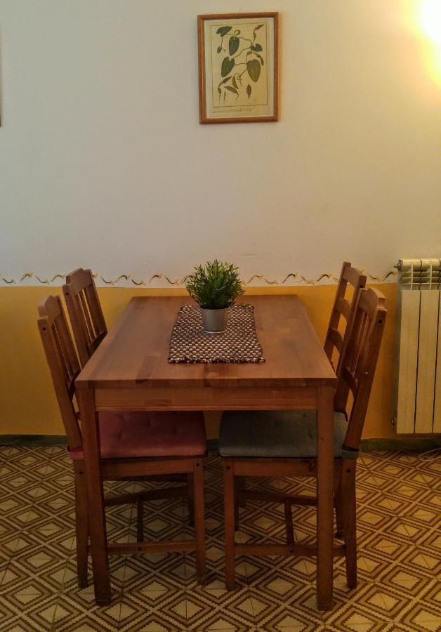 Apartamentos Saltarel-Lo Besalú Esterno foto