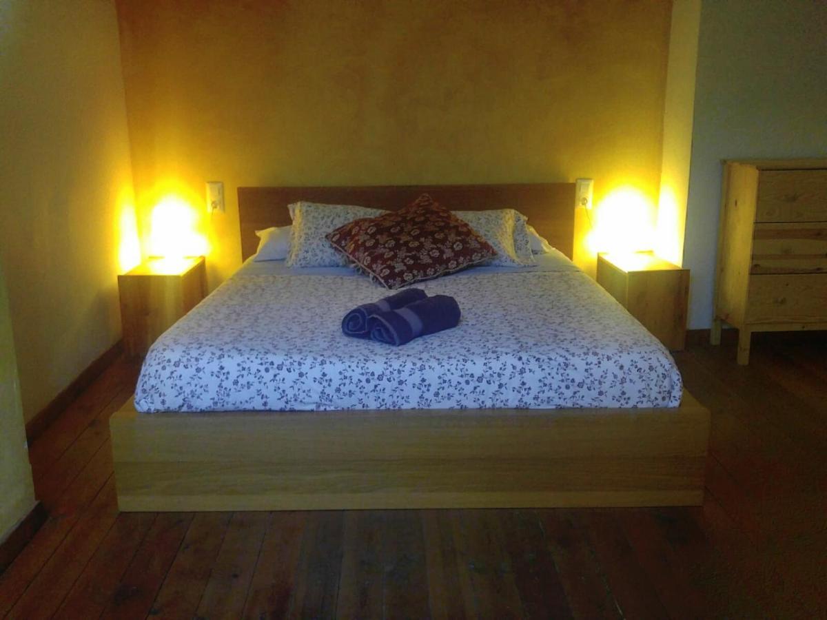 Apartamentos Saltarel-Lo Besalú Esterno foto